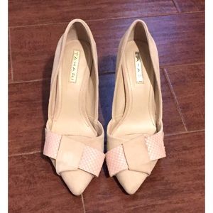 💌 Tahari Pink Heels size 7M